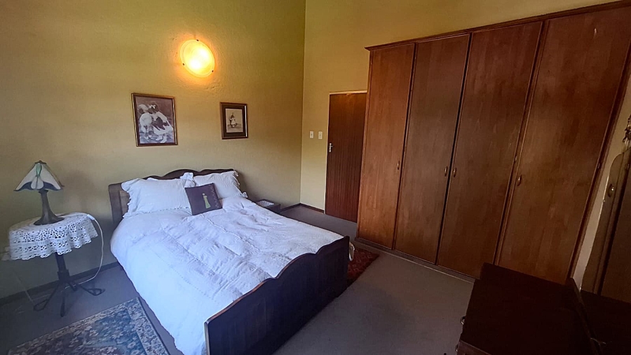 6 Bedroom Property for Sale in Mooivallei Park North West